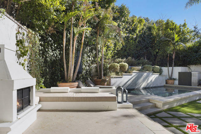 13439 Java Drive, Los Angeles CA: https://media.crmls.org/mediaz/23d1a431-61ce-430e-82bf-b648e9190f85.jpg