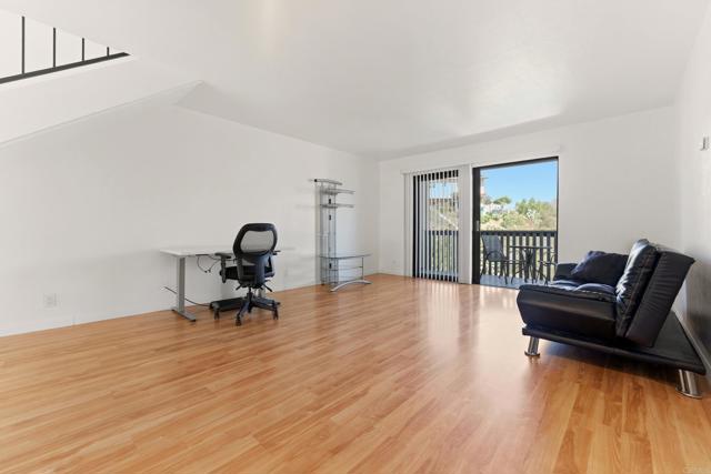 Detail Gallery Image 3 of 32 For 4950 Lantana Dr #6,  San Diego,  CA 92105 - 2 Beds | 2 Baths