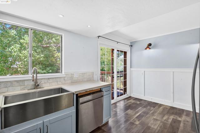 41 Corte Dorado Ct., Benicia CA: https://media.crmls.org/mediaz/23d27662-7e2a-4381-a8dc-8bcddcca97c8.jpg