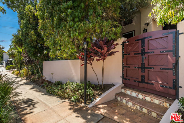 755 S Highland Avenue, Los Angeles CA: https://media.crmls.org/mediaz/23d2986f-2336-457e-baa8-cc81002b4371.jpg