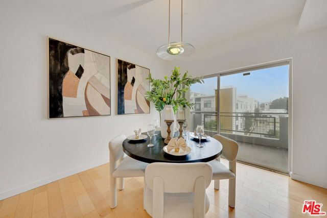 1529 S Westgate Avenue, Los Angeles CA: https://media.crmls.org/mediaz/23d35389-85c6-4c4a-91f0-faae22126f78.jpg