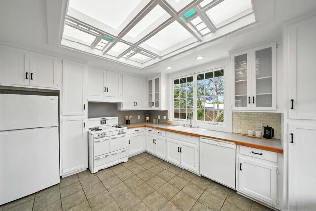 1720 Bancroft St., San Diego CA: https://media.crmls.org/mediaz/23d38a36-7d3b-4d1a-a361-41bebecdefff.jpg