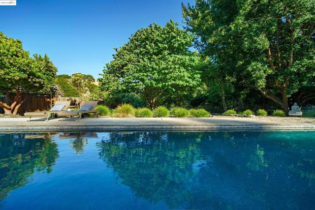 300 Rancho de Maria, Martinez CA: https://media.crmls.org/mediaz/23d45205-11af-4f43-b3be-309dd6927d95.jpg