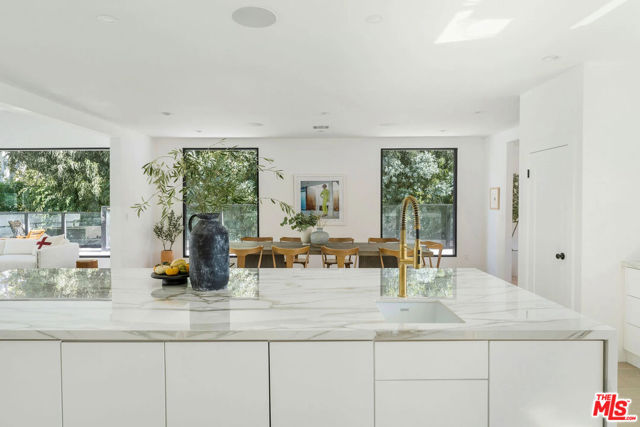 2600 Zorada Drive, Los Angeles CA: https://media.crmls.org/mediaz/23d453e0-3ed6-4533-8742-12c26573f6c7.jpg