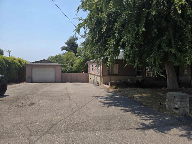 3560 Ybarra Road, Spring Valley CA: https://media.crmls.org/mediaz/23d51440-e9eb-428d-8b96-43ee8cfb58e3.jpg