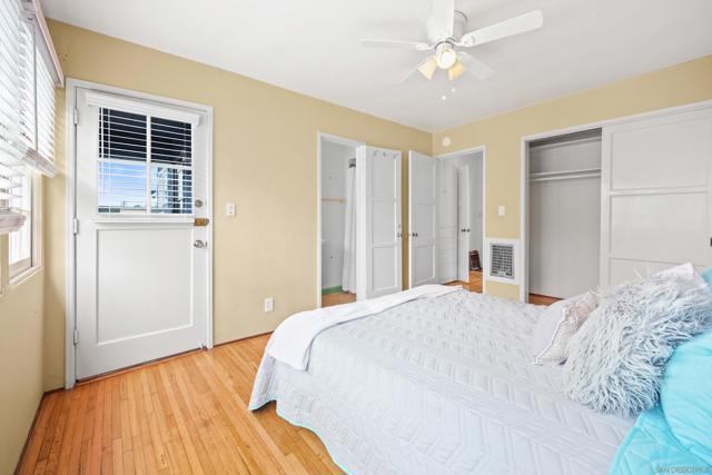 1205 Park Row, La Jolla CA: https://media.crmls.org/mediaz/23d57c8a-d8cd-449a-82e9-37d31545335f.jpg