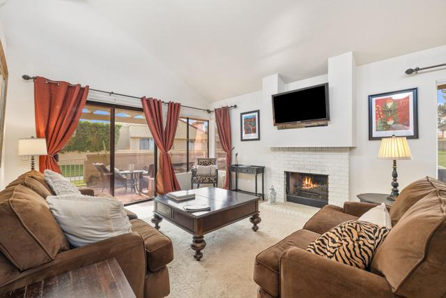 Image 7 of 39 For 41575 Navarre Court