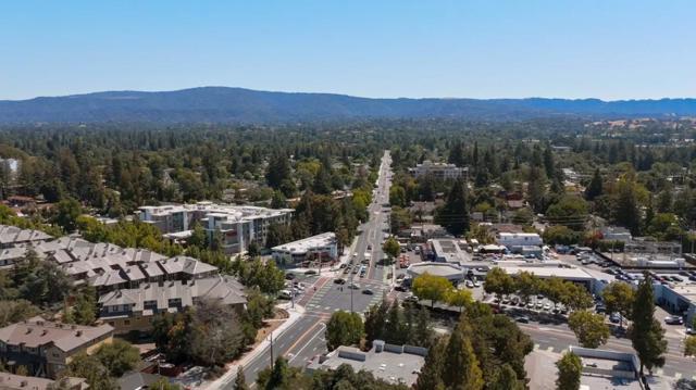 4206 Rickeys Way, Palo Alto CA: https://media.crmls.org/mediaz/23d7d1a9-34cc-428b-b748-5573b385eedd.jpg