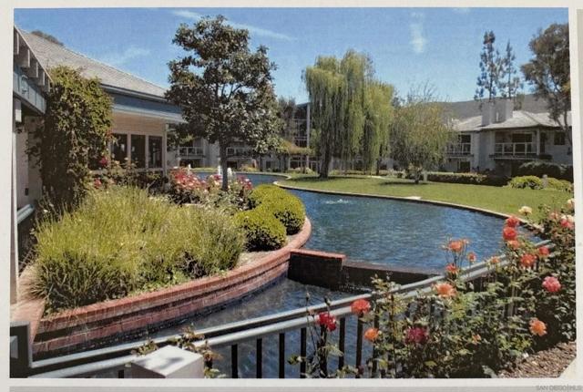 1682 Circa Del Lago, San Marcos CA: https://media.crmls.org/mediaz/23d8b068-dabb-4da6-9f04-9476eac822a1.jpg
