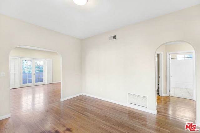 1073 S Mansfield Avenue, Los Angeles CA: https://media.crmls.org/mediaz/23d958e1-9c84-4e7f-bb69-71c8fdf08371.jpg