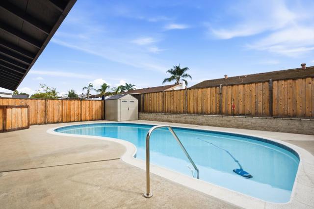 Detail Gallery Image 35 of 44 For 1711 Oak Hill Dr, Escondido,  CA 92027 - 4 Beds | 2 Baths