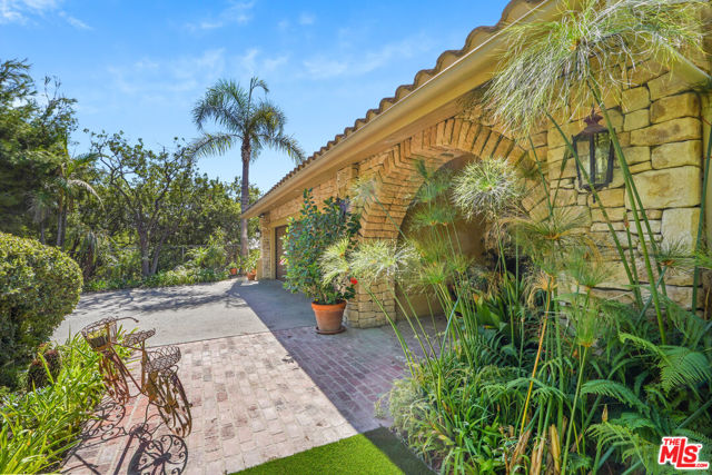 1701 South Monte Viento Street photo 4
