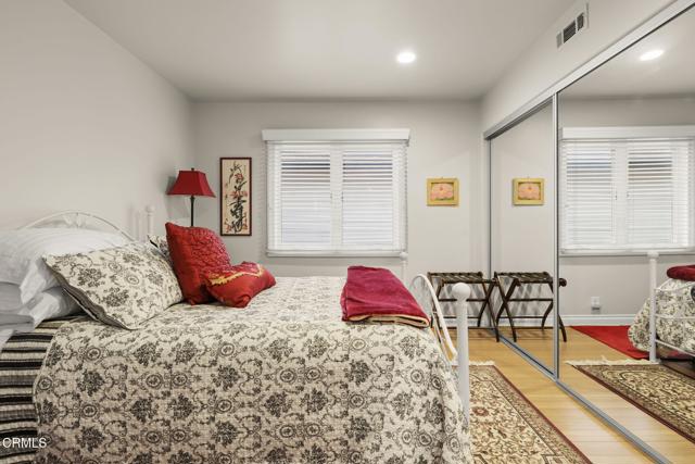 2666 Bayshore Avenue, Ventura CA: https://media.crmls.org/mediaz/23dae1ce-055c-4435-a450-748578286ab1.jpg