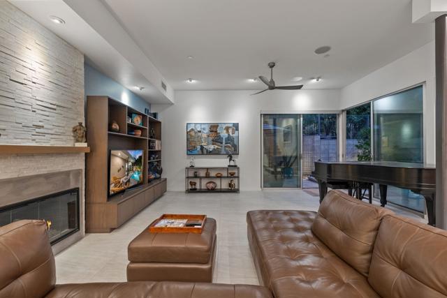 2831 S Palm Canyon Drive, Palm Springs CA: https://media.crmls.org/mediaz/23db2610-cdfe-4c34-9f5e-8996ffbff11b.jpg