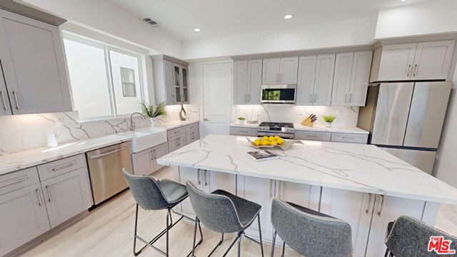 8486 N Camelia, Winnetka CA: https://media.crmls.org/mediaz/23db3eae-7d78-4f46-b06e-4af06a7b31f5.jpg