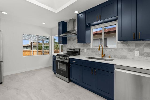 614 Fifth Ave, Chula Vista CA: https://media.crmls.org/mediaz/23db705d-6ffe-45af-8b45-d1e8f907b476.jpg