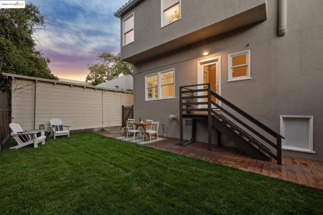101 Palm Dr, Piedmont CA: https://media.crmls.org/mediaz/23db753d-d240-4cb6-8adb-5adecb277c94.jpg