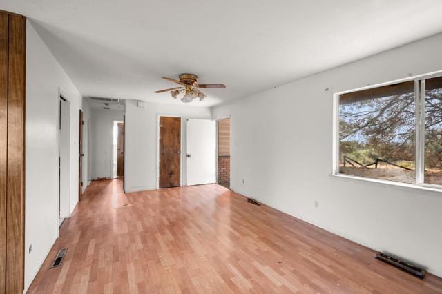 4505 4 X Ranch Road, Burson CA: https://media.crmls.org/mediaz/23db8398-d43f-4323-9dfb-8e39f00dd64b.jpg