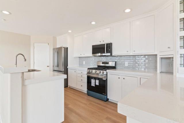 1810 Via Ladera, Fallbrook CA: https://media.crmls.org/mediaz/23db9316-10de-4ab0-95b8-280d79b92eee.jpg