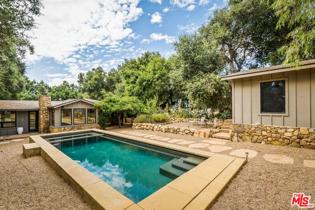 12609 Sisar Road photo 1