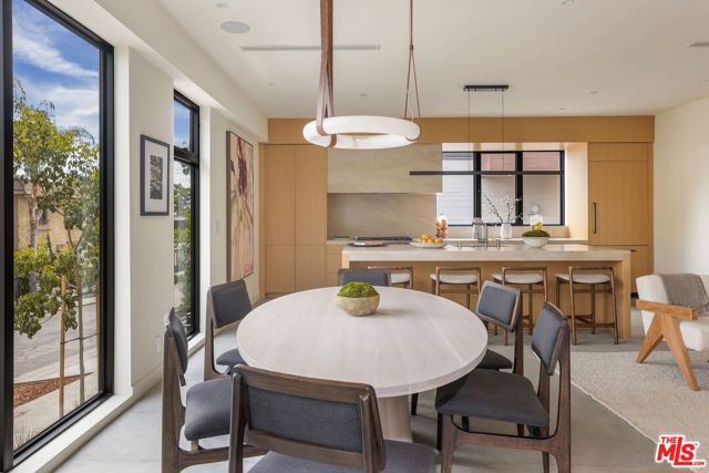 927 1/2 Hilldale Avenue, West Hollywood CA: https://media.crmls.org/mediaz/23dd5266-93bb-4954-a6d7-f5ede427415e.jpg