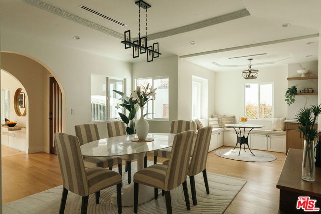 1237 S Curson Avenue, Los Angeles CA: https://media.crmls.org/mediaz/23ddd090-c237-4989-9207-a10744679db8.jpg
