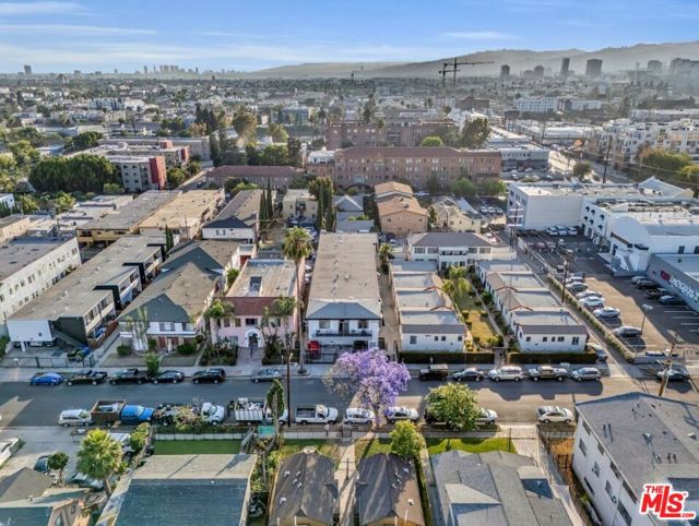 1045 N Ardmore Avenue, Los Angeles CA: https://media.crmls.org/mediaz/23e0216e-6b44-4bd2-b88b-35a2fef535a7.jpg