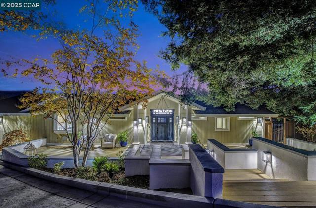 24 Crest Ct, Alamo CA: https://media.crmls.org/mediaz/23e157c8-478f-408b-913a-8b8c3536bc5d.jpg