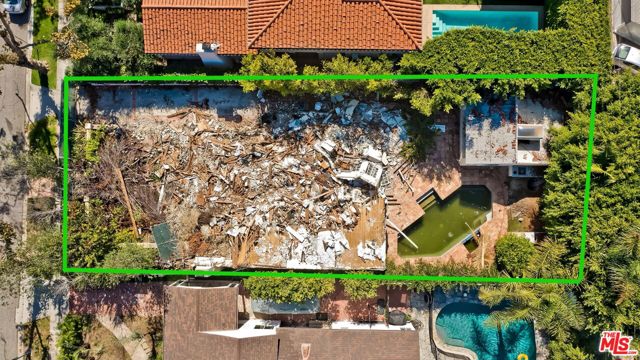 DRONE OVERHEAD VIEW OF LOT W/POOL