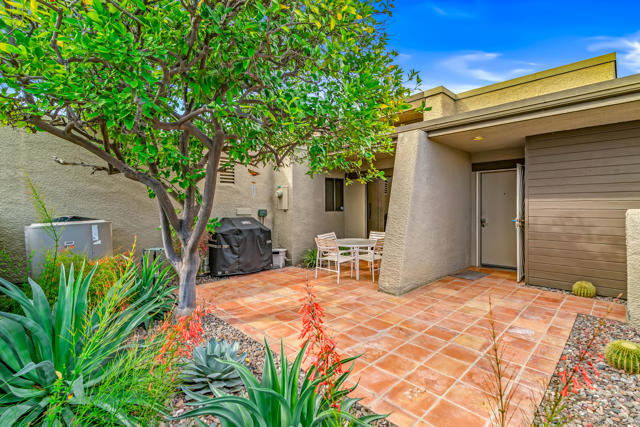 1456 Tiffany Circle N, Palm Springs, CA 92262