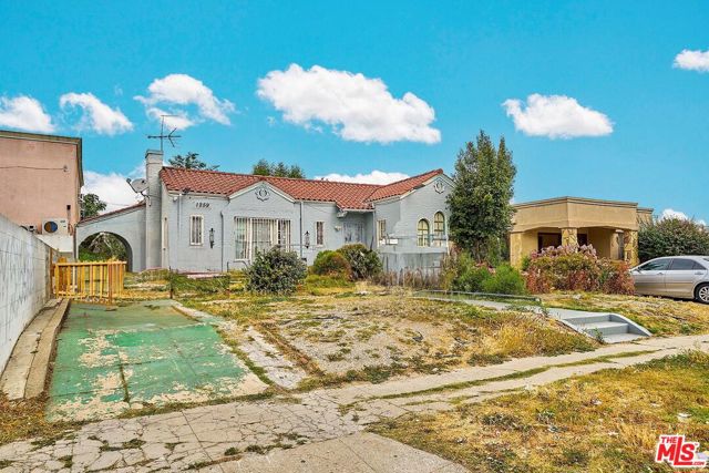 1259 S Bronson Avenue, Los Angeles CA: https://media.crmls.org/mediaz/23e25e05-3662-4aba-a3b9-7363c5d59572.jpg