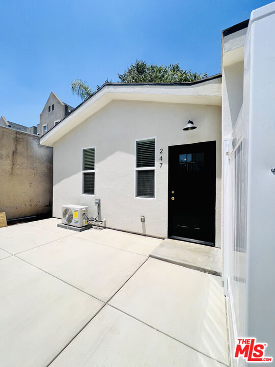 247 S CATALINA Avenue, Pasadena CA: https://media.crmls.org/mediaz/23e2993e-613d-4d27-b9b1-a1dd049b0914.jpg