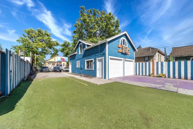 551 Washington Street, Santa Clara CA: https://media.crmls.org/mediaz/23e3bf49-baa5-4d94-a97d-b339dc588ebc.jpg