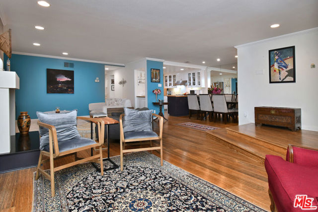 11687 Bellagio Road, Los Angeles CA: https://media.crmls.org/mediaz/23e61d8c-70c3-47e3-b0d7-8e030863db19.jpg