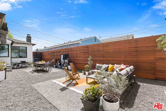 3625 Somerset Drive, Los Angeles CA: https://media.crmls.org/mediaz/23e66a0d-72b6-4e58-bf4b-b823600e3bd1.jpg
