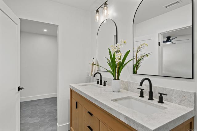 Detail Gallery Image 21 of 42 For 2015 Summit Dr, Escondido,  CA 92025 - 4 Beds | 3/1 Baths