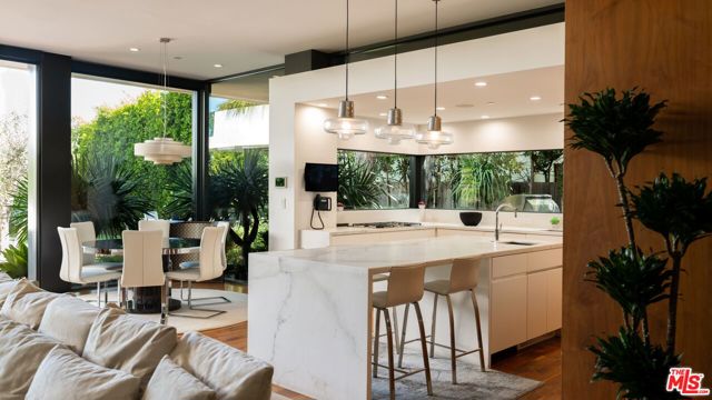 Drew Fenton | 748 Amalfi Drive Pacific Palisades CA | MLS: 7262842