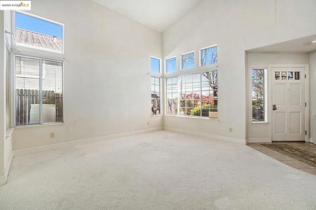 4606 Arabian WAY, Antioch CA: https://media.crmls.org/mediaz/23e74126-7734-4d6a-83eb-1f033972a8d3.jpg