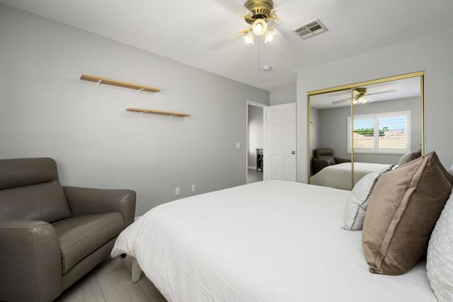 78524 San Marino Court, La Quinta CA: https://media.crmls.org/mediaz/23e7772b-a43a-4f54-8493-208c6ac55c74.jpg