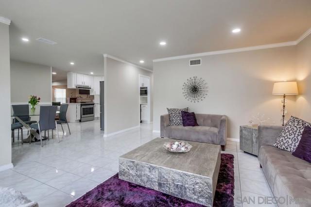 15380 Via La Gitano, Poway CA: https://media.crmls.org/mediaz/23e9b30e-1a4d-4195-9324-27be80ce6c4e.jpg
