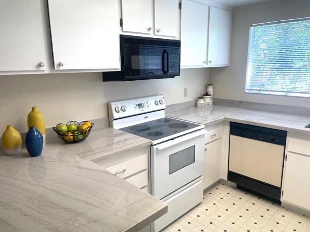 1350 Merrivale West Square, San Jose CA: https://media.crmls.org/mediaz/23e9eb54-7d12-439d-8d8e-b1e71f2c4a4a.jpg