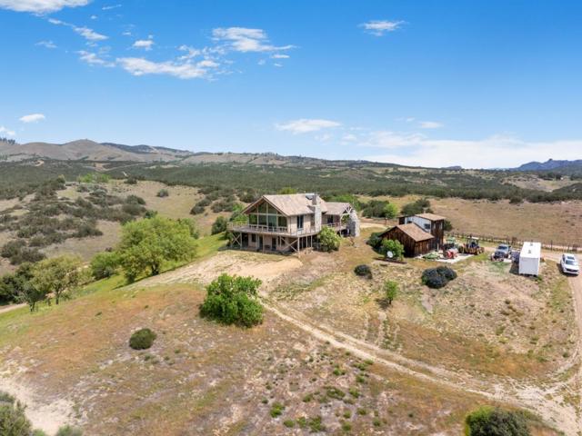 30625 Stonewall Canyon Road, Soledad CA: https://media.crmls.org/mediaz/23e9f7e4-8482-42e3-8c81-7174fdc46f8f.jpg