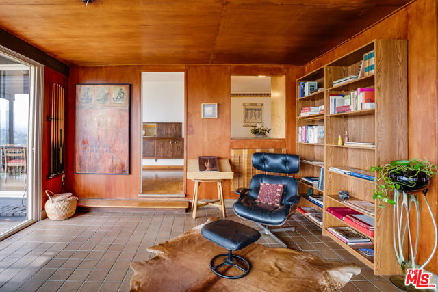 2020 Redcliff Street, Los Angeles CA: https://media.crmls.org/mediaz/23ea11a2-a09c-4d6a-9467-091073e8a0ac.jpg