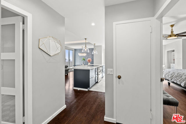 7250 Franklin Avenue, Los Angeles CA: https://media.crmls.org/mediaz/23ebd079-0790-4846-a628-3758a98b0c94.jpg