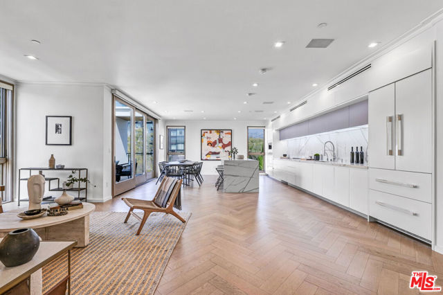 132 N Swall Drive, Los Angeles CA: https://media.crmls.org/mediaz/23ebdb2a-0a05-4043-a847-d319208802a2.jpg