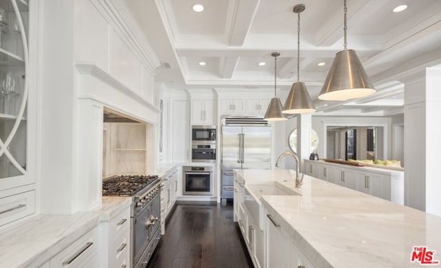 2311 Worthing Lane, Los Angeles CA: https://media.crmls.org/mediaz/23eccbd8-f70d-4fc6-bc71-a1b7a719ca1d.jpg