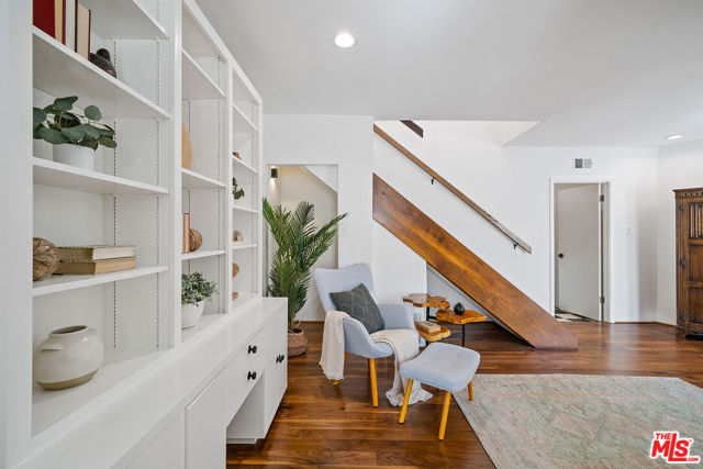 7145 Trask Avenue, Playa del Rey CA: https://media.crmls.org/mediaz/23ecce50-d6f6-44ed-9a49-2d709196e6c1.jpg
