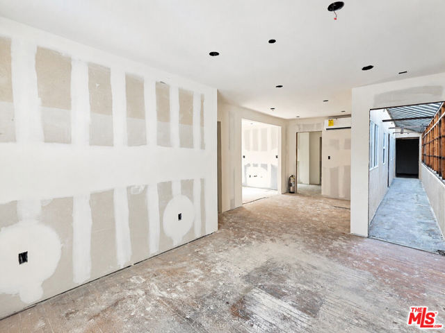 14426 Friar Street photo 24