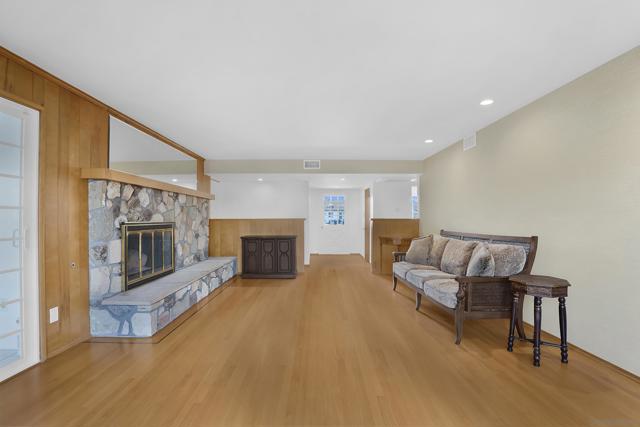 5852 Lomond Drive, San Diego CA: https://media.crmls.org/mediaz/23ee2eb2-2087-49e2-bc94-f26145d223b2.jpg