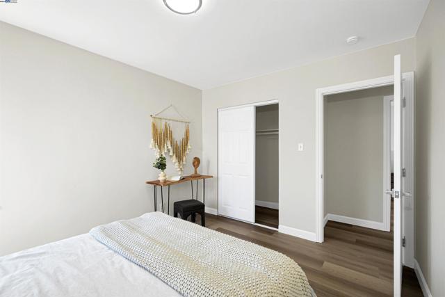23639 Odom Dr, Hayward CA: https://media.crmls.org/mediaz/23ee3843-7cb3-451a-b876-1431b3b32256.jpg